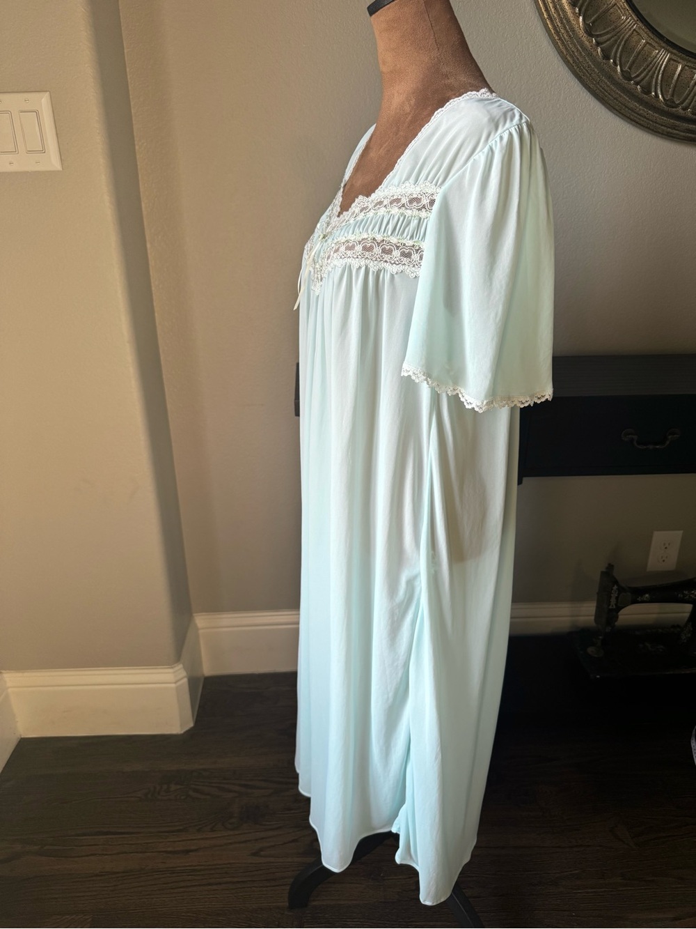 Silk Essence by Miss Elaine Blue Lace Traditional Nightgown Romantic Nylon M - Picture 5 of 12